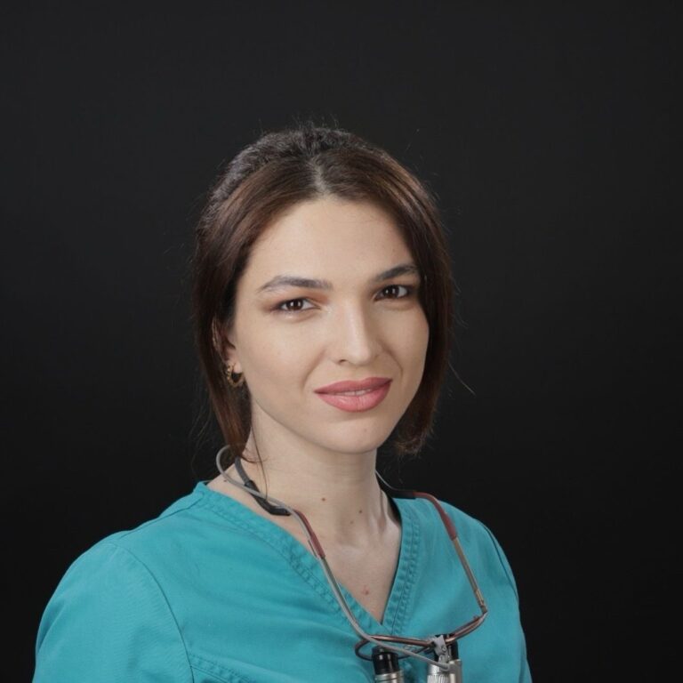 Dr. Ecaterina Nederita, medic specialist protetician Dental Blue